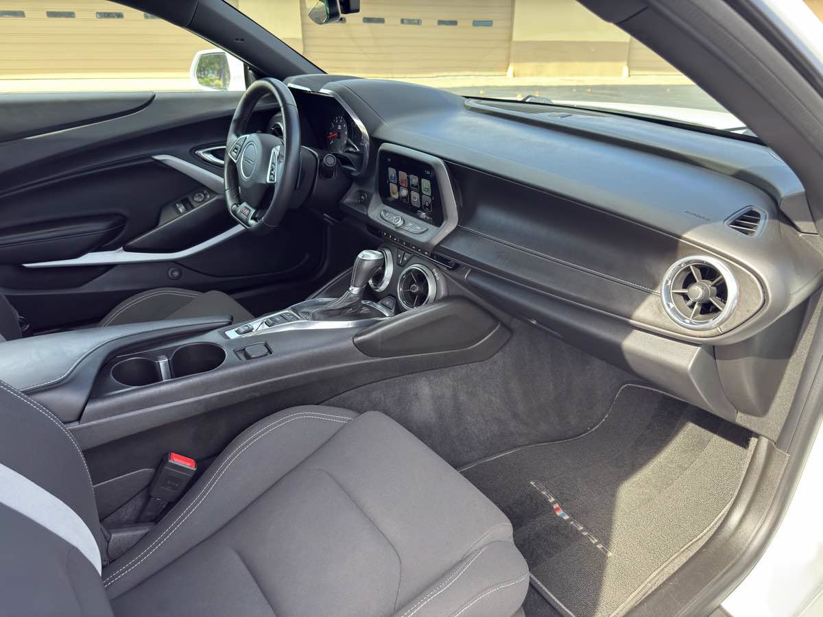 Used 2018 Chevrolet Camaro SS RWD image 19