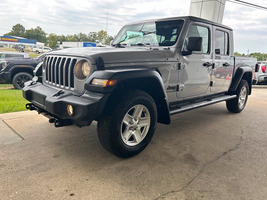 Used 2020 Jeep Gladiator Sport w/ Quick Order Package 24S AWD/4WD image 4