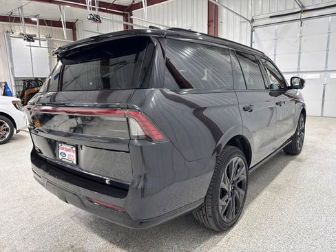Used 2025 Lincoln Navigator Black Label AWD/4WD image 9