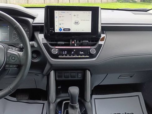 Used 2024 Toyota Corolla Cross LE AWD/4WD image 14