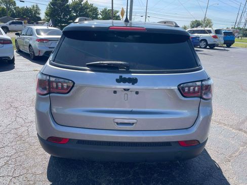Used 2020 Jeep Compass Latitude FWD image 7