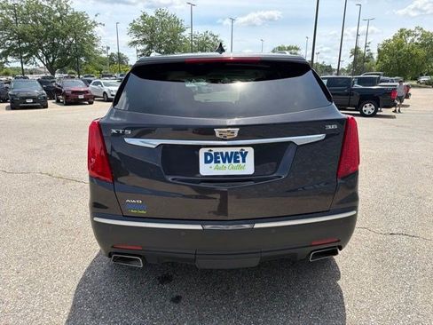 Used 2017 Cadillac XT5 Premium Luxury AWD/4WD image 4