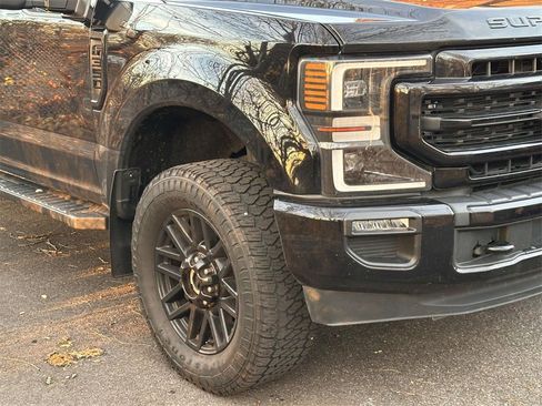 Used 2022 Ford F350 Lariat w/ Black Appearance Package image 7