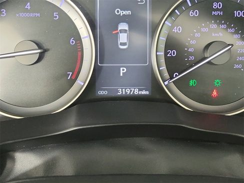 Used 2018 Lexus ES 350 w/ Luxury Package w/Wood Trim image 24