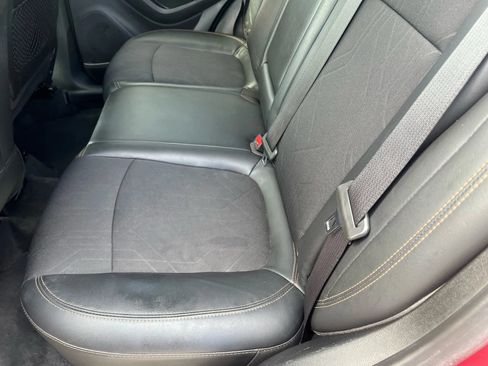 Used 2020 Chevrolet Trax LT w/ LT Convenience Package FWD image 20