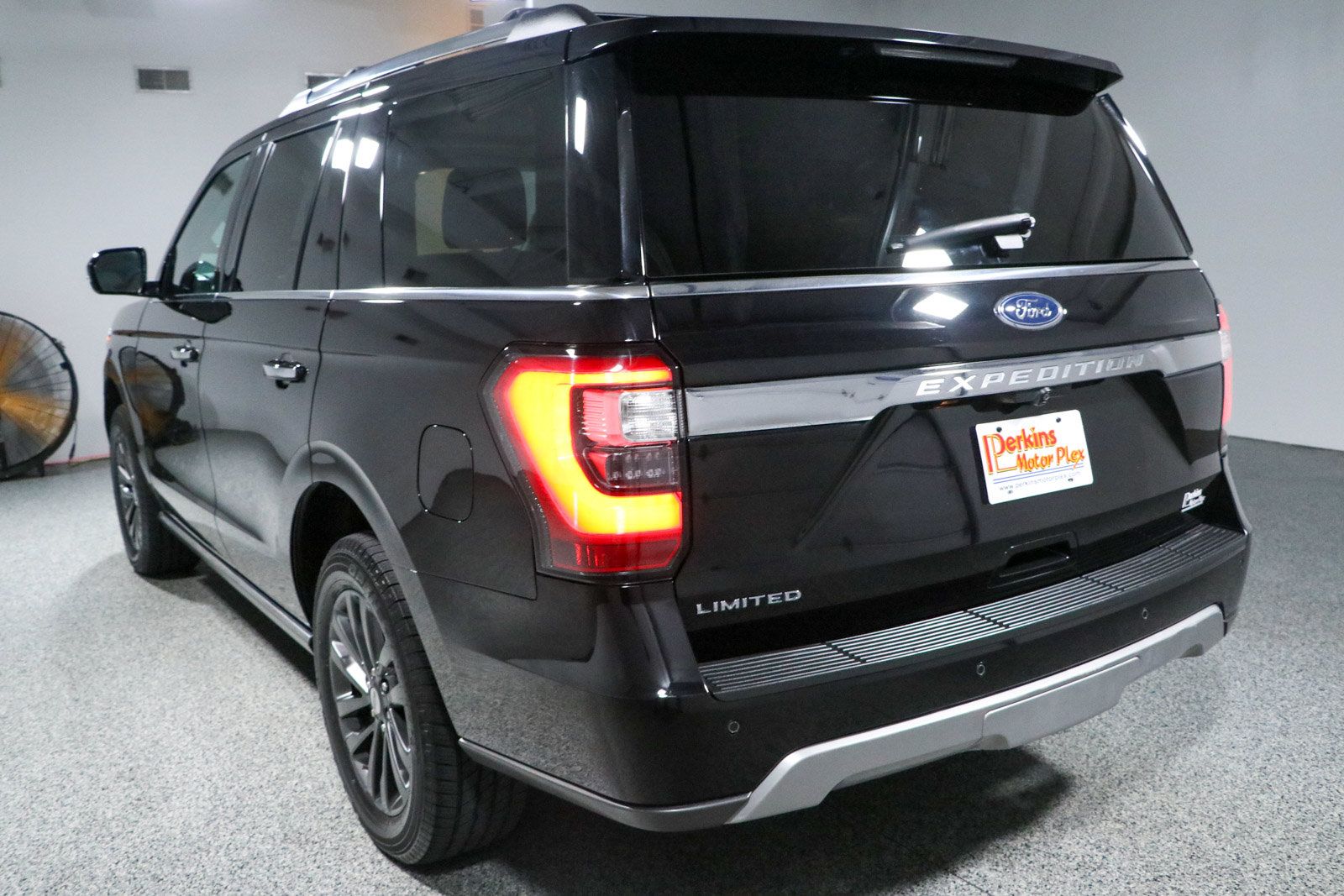 Used 2021 Ford Expedition Limited AWD/4WD image 9