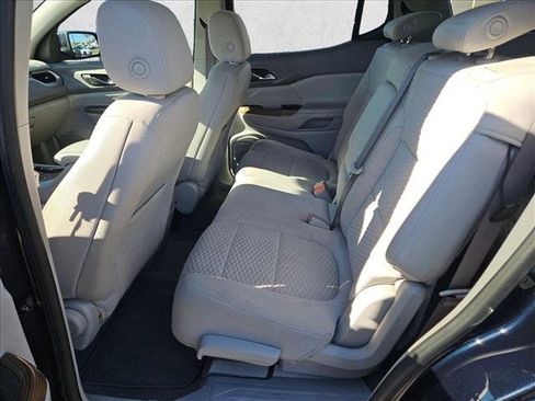 Used 2017 GMC Acadia SLE image 13