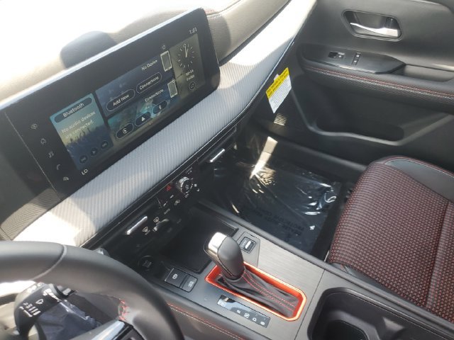 Certified 2025 Nissan Kicks SR AWD/4WD image 19