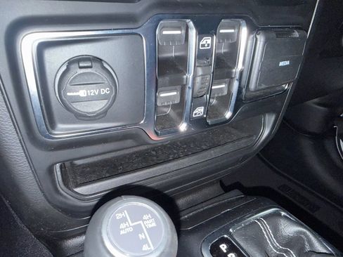 Used 2023 Jeep Wrangler Sahara w/ Cold Weather Group image 24