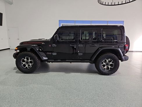 Used 2018 Jeep Wrangler Unlimited Rubicon w/ Dual Top Group AWD/4WD image 5