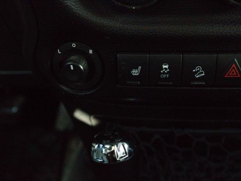 Used 2016 Jeep Wrangler Unlimited Sahara w/ Max Tow Package AWD/4WD image 22