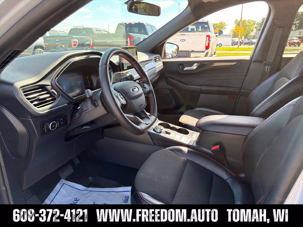 Used 2025 Ford Escape ST-Line Select AWD/4WD image 22