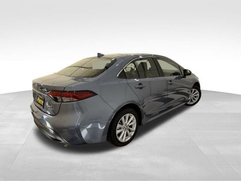 Used 2025 Toyota Corolla XLE image 5