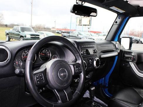 Used 2016 Jeep Wrangler Unlimited Sahara w/ Connectivity Group image 24