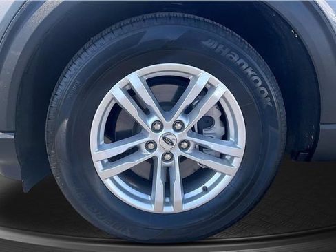 Certified 2023 Ford Explorer XLT w/ Equipment Group 202A RWD image 9