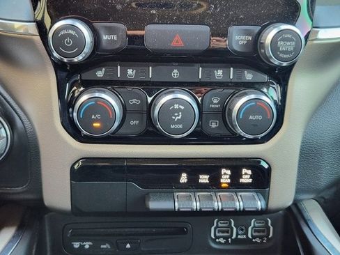 Used 2019 RAM 1500 Laramie image 17