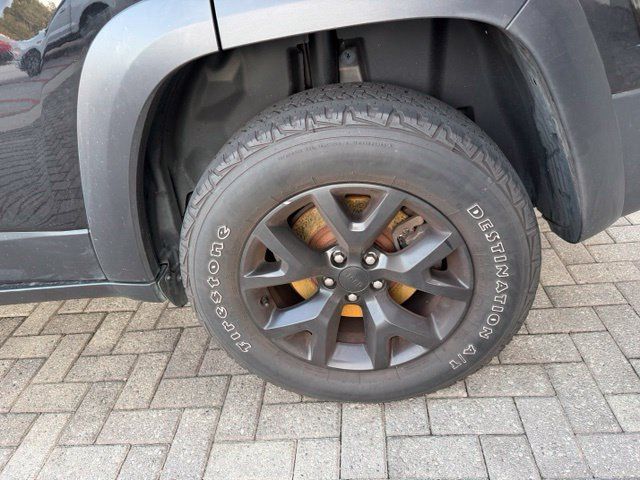 Used 2018 Jeep Cherokee Trailhawk w/ Quick Order Package 27L AWD/4WD image 5