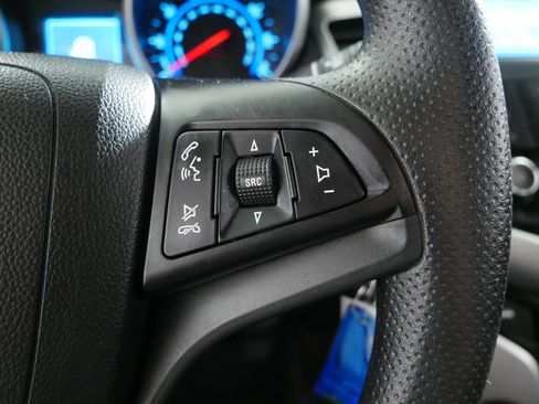 Used 2015 Chevrolet Cruze LT image 28