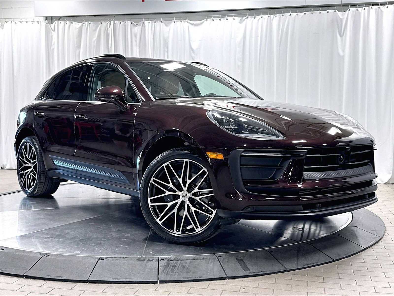 Used 2026 Porsche Macan AWD/4WD image 11