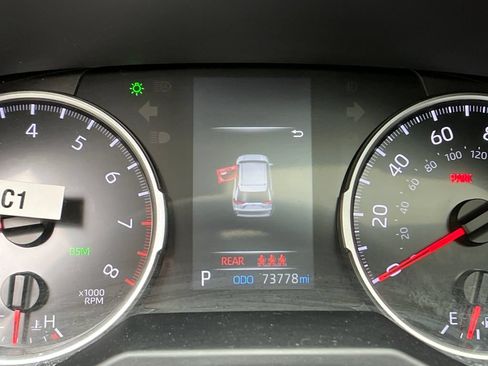 Used 2022 Toyota RAV4 XLE w/ Convenience Package AWD/4WD image 15