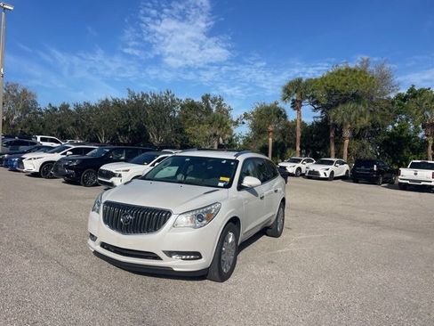 Used 2017 Buick Enclave Leather image 3