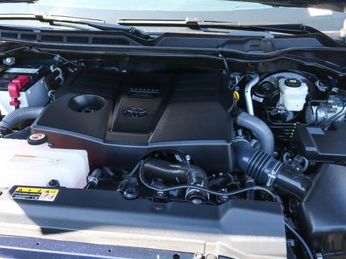 Used 2025 Toyota Tundra Platinum AWD/4WD image 14