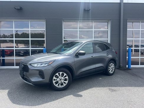 Used 2024 Ford Escape Active image 1