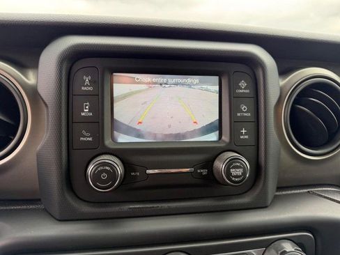 Used 2019 Jeep Wrangler Unlimited Sport S AWD/4WD image 19