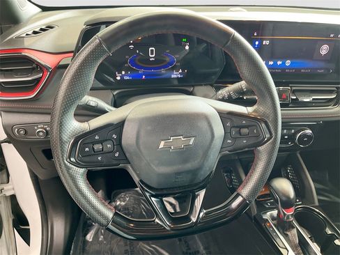 Used 2024 Chevrolet TrailBlazer RS w/ Convenience Package image 11