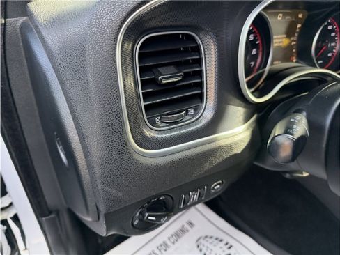 Used 2018 Dodge Charger R/T image 32