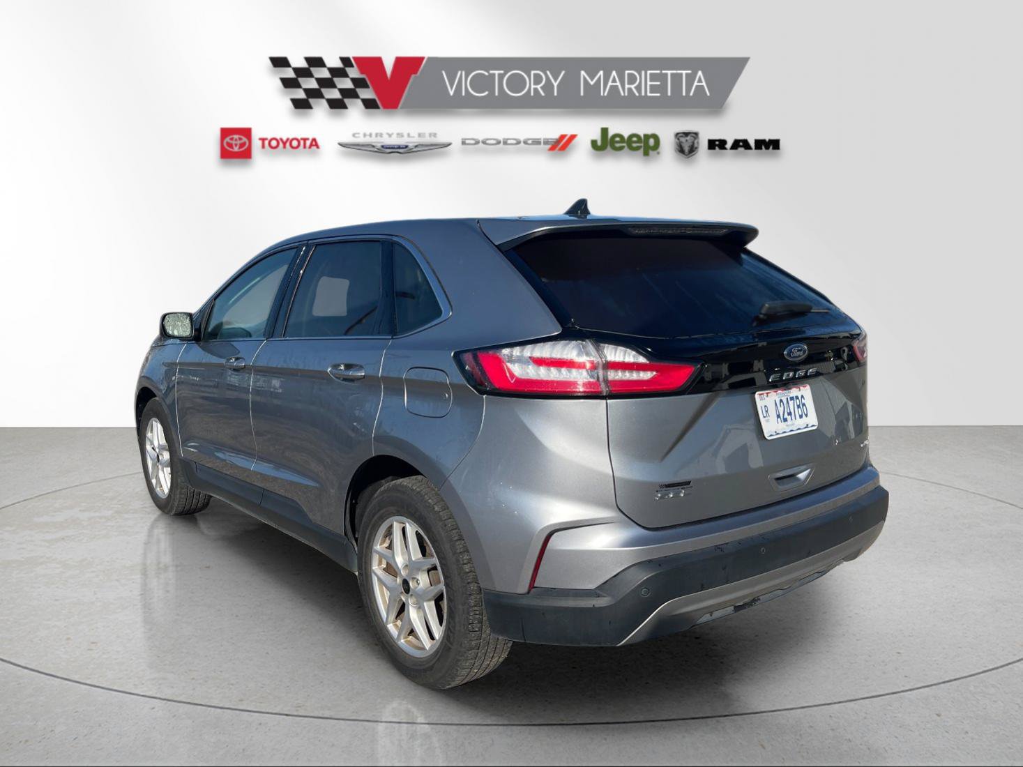 Used 2024 Ford Edge SEL AWD/4WD image 3