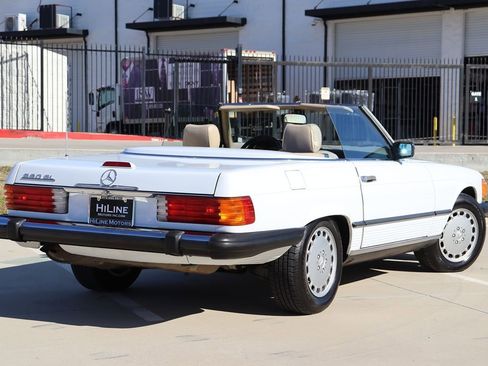 Used 1988 Mercedes-Benz 560 SL image 16