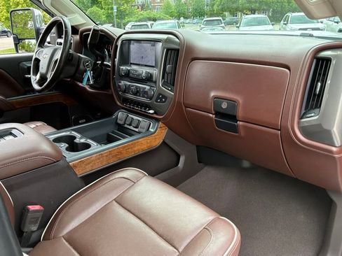 Used 2019 Chevrolet Silverado 2500 High Country w/ Duramax Plus Package AWD/4WD image 29