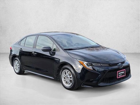 Used 2020 Toyota Corolla LE image 3