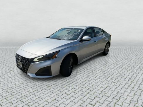 Certified 2023 Nissan Altima 2.5 SV AWD/4WD image 4