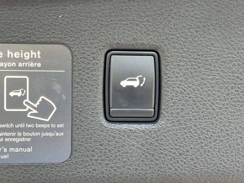Used 2020 INFINITI QX50 Luxe w/ Navigation Package FWD image 12