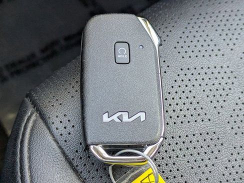 Used 2024 Kia Seltos EX image 27