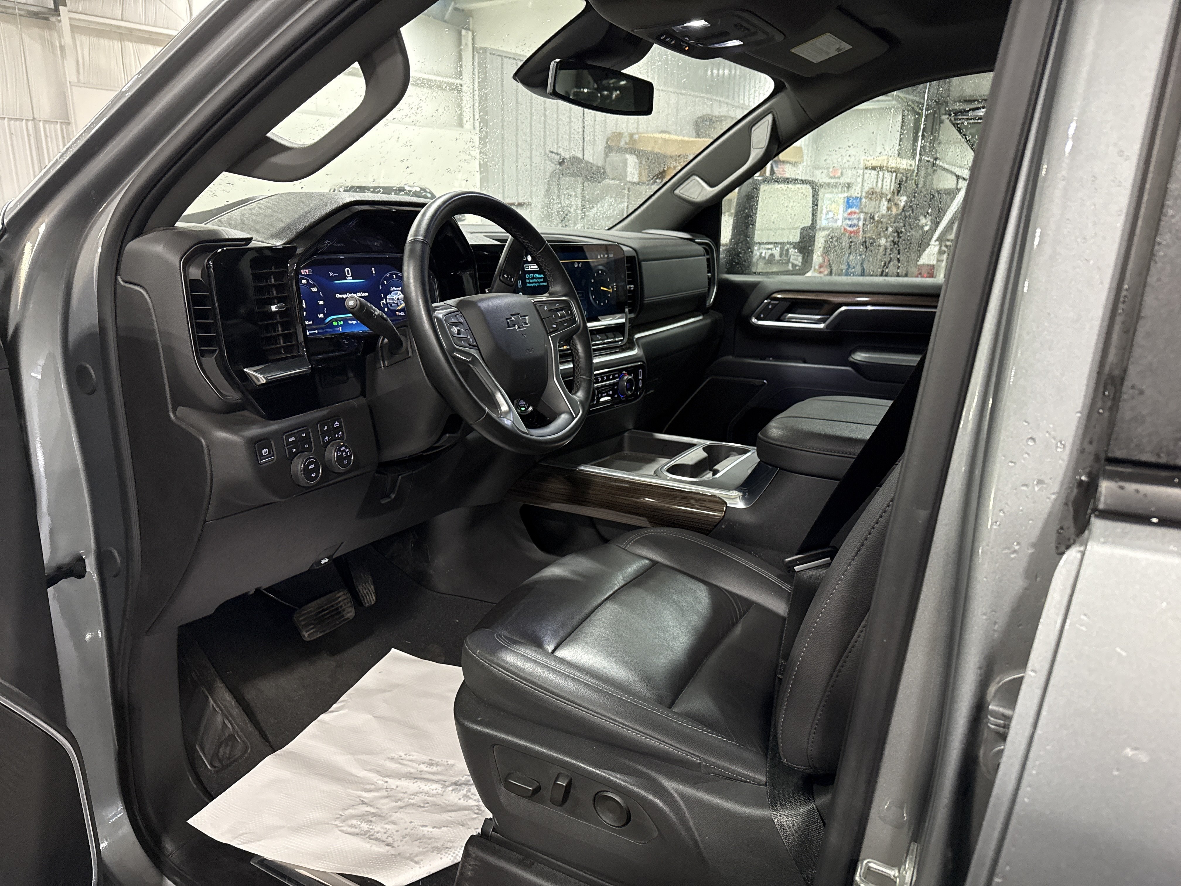 Used 2025 Chevrolet Silverado 3500 LT w/ Trail Boss Package AWD/4WD image 7