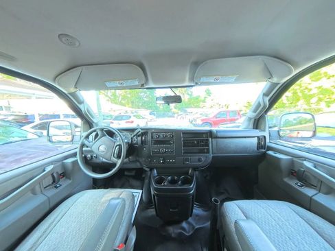 Used 2019 GMC Savana 2500 Extended w/ Driver Convenience Package RWD image 23