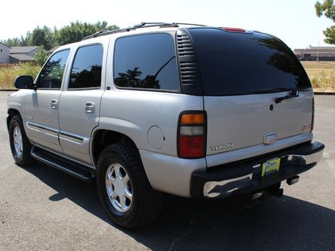 Used 2004 GMC Yukon SLT w/ 1SD Preferred Equipment Group AWD/4WD image 3