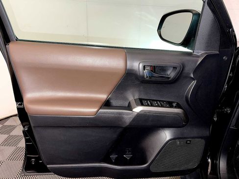 Used 2023 Toyota Tacoma Limited image 11