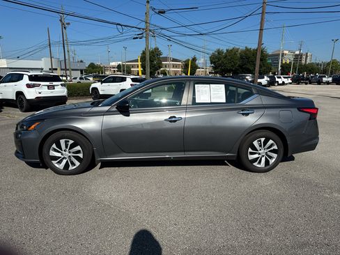 Used 2025 Nissan Altima 2.5 S FWD image 5