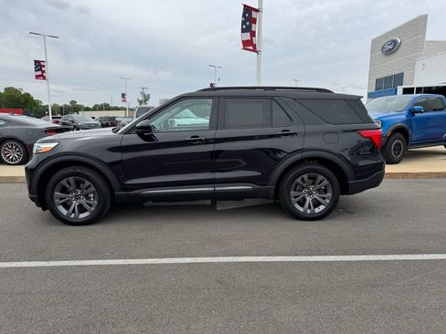 Certified 2023 Ford Explorer XLT w/ Equipment Group 202A AWD/4WD image 5