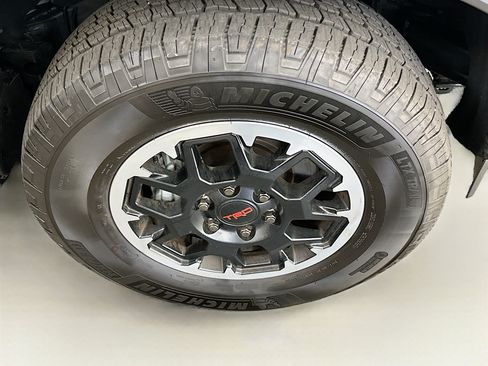 Used 2025 Toyota 4Runner TRD Off-Road Premium w/ Tow Technology Package AWD/4WD image 11