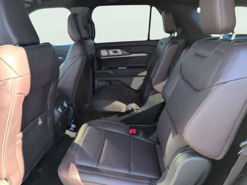 New 2025 Ford Explorer Platinum image 11