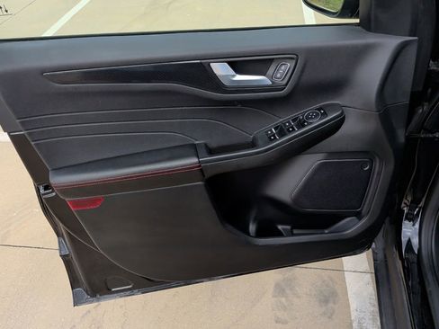 Used 2023 Ford Escape ST-Line image 10