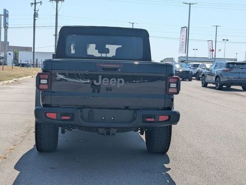 Used 2024 Jeep Gladiator Rubicon w/ Safety Group AWD/4WD image 4