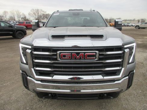 New 2026 GMC Sierra 3500 SLT image 12