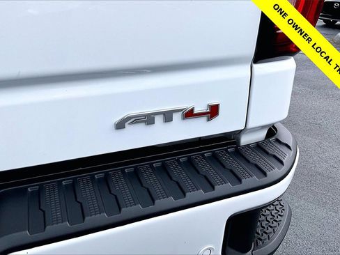 Used 2024 GMC Sierra 1500 AT4 w/ Technology Package image 8