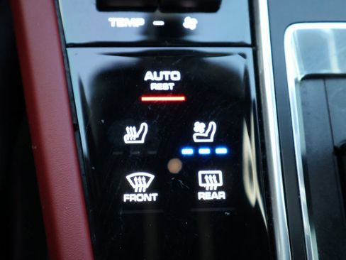 Used 2022 Porsche Cayenne GTS image 27